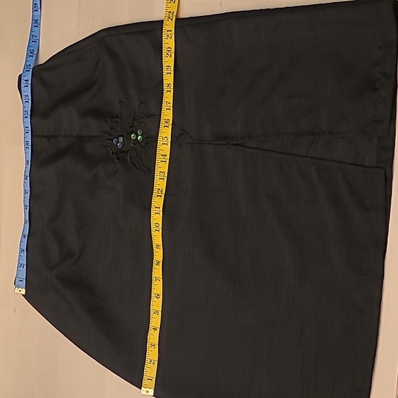 LIKE NEW VTG Urban Works Embroidered and Sequined Flor Side Slit Skirt - Picture 9 of 10